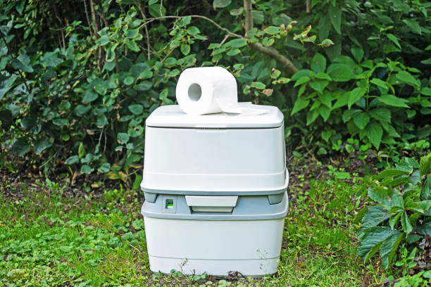 Best Porta potty rental near me  in Lakewood Clu, MI