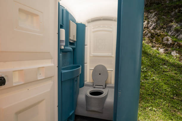 Porta potty services near me in Lakewood Clu, MI